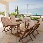 Sea Side Villa *