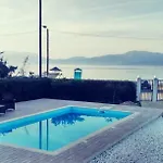 Sea Side Villa *